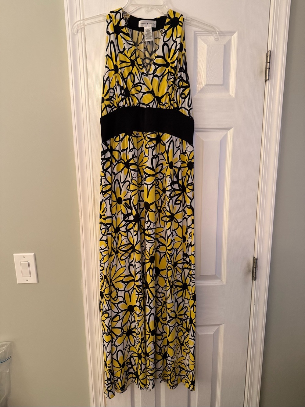 London Style Yellow and Black Floral Halter-Style Maxi Dress